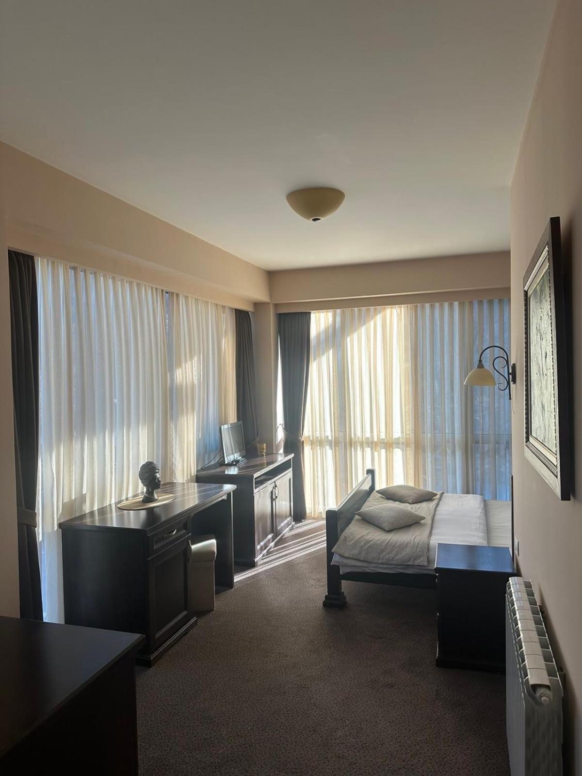 Hotel Monte Rosa Τσέτινιε Εξωτερικό φωτογραφία