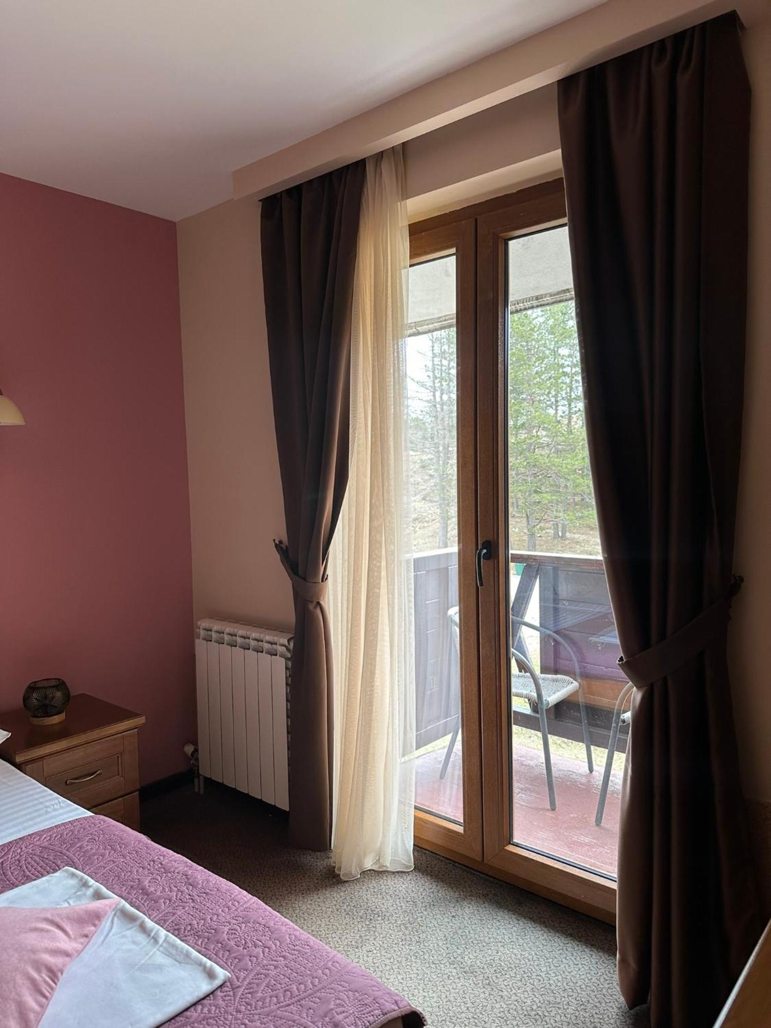 Hotel Monte Rosa Τσέτινιε Εξωτερικό φωτογραφία